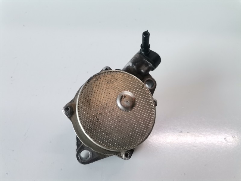 Recambio de depresor freno / bomba vacio para peugeot 207 8hz referencia OEM IAM 9658398080  