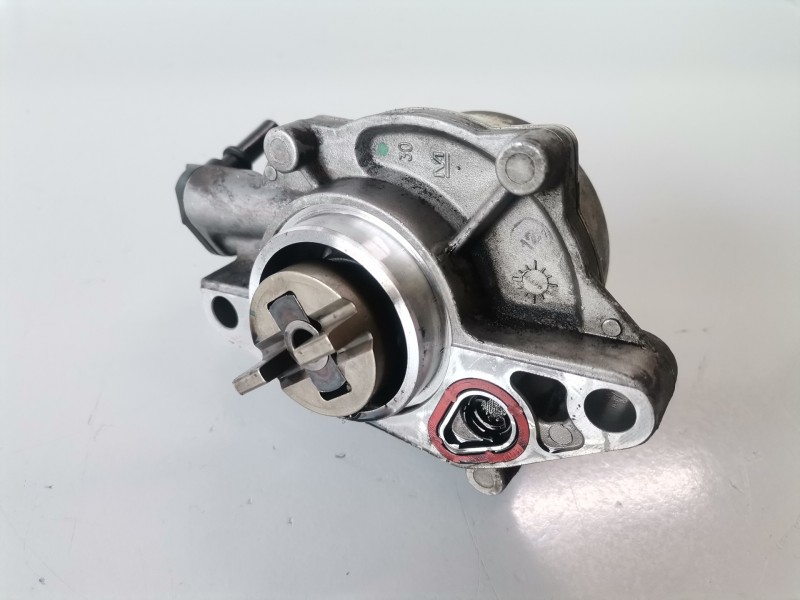 Recambio de depresor freno / bomba vacio para peugeot 207 8hz referencia OEM IAM 9658398080  