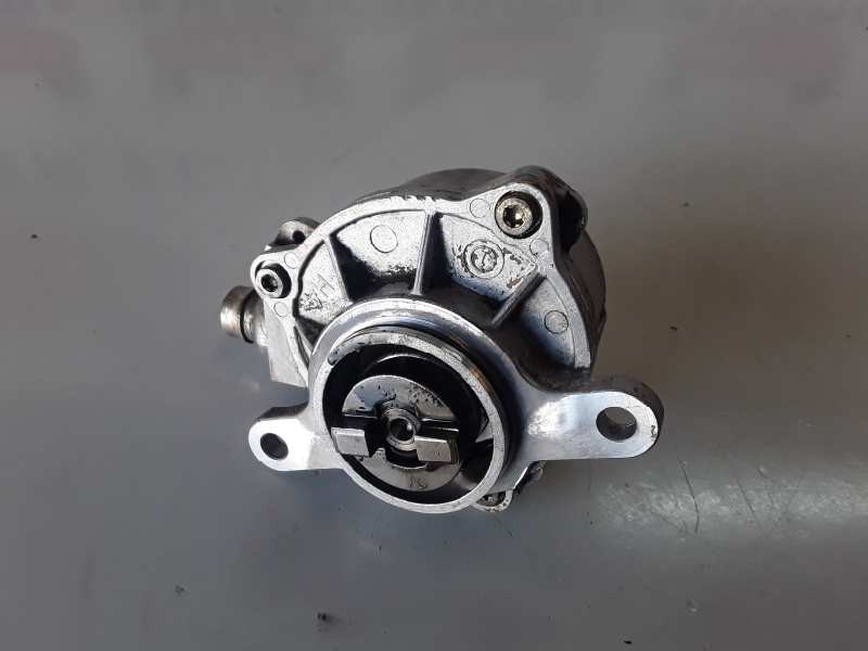 Recambio de depresor freno / bomba vacio para renault master furgón g9u720 referencia OEM IAM 8200102535B  