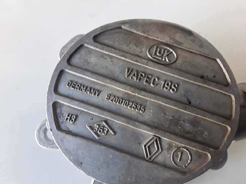 Recambio de depresor freno / bomba vacio para renault master furgón g9u720 referencia OEM IAM 8200102535B  