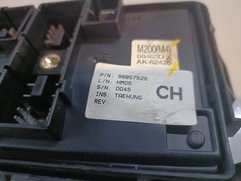 Recambio de caja reles / fusibles para chevrolet matiz (2004) b10s1 referencia OEM IAM 96857526  