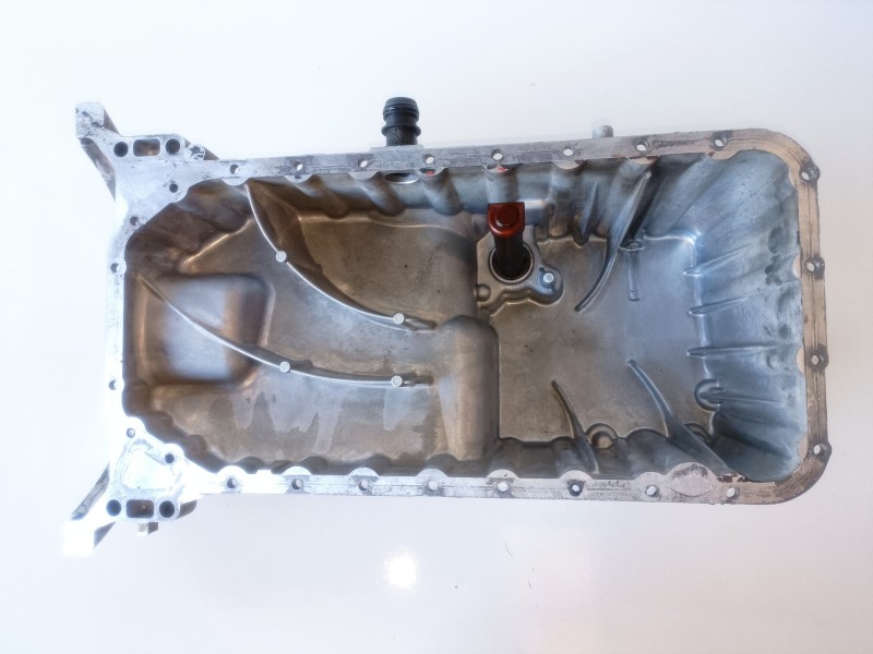 Recambio de carter para mercedes-benz vito basic-kombi (639) 646811 referencia OEM IAM R6460142402  