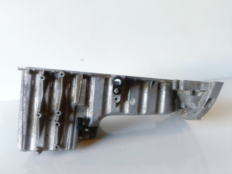 Recambio de carter para mercedes-benz vito basic-kombi (639) 646811 referencia OEM IAM R6460142402  