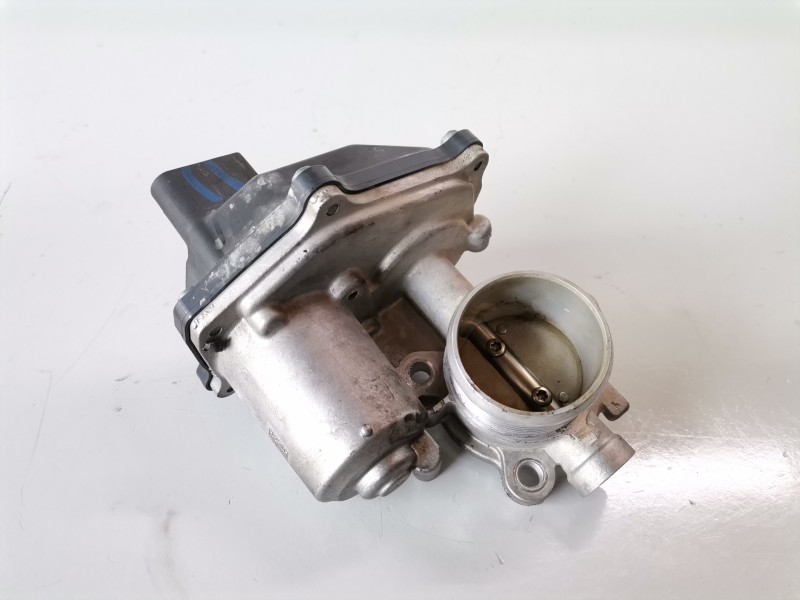 Recambio de caja mariposa para volkswagen golf vii (5g1/be1) cxx referencia OEM IAM 04L131501C  