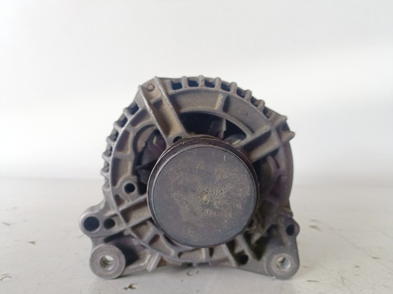 Recambio de alternador para audi a3 (8p1) axw referencia OEM IAM 028903028E  