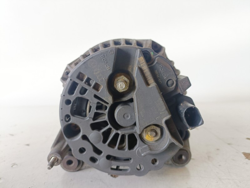 Recambio de alternador para audi a3 (8p1) axw referencia OEM IAM 028903028E  