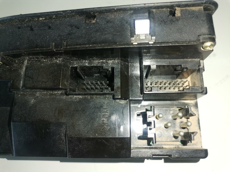 Recambio de mando elevalunas delantero izquierdo para bmw serie 5 berlina (e39) 306d1 referencia OEM IAM 8380646  