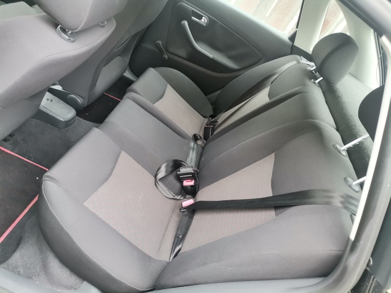 seat ibiza (6l1) del año 2003