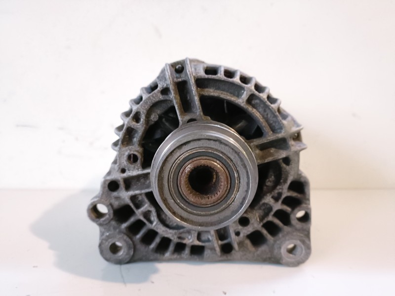 Recambio de alternador para volkswagen passat berlina (3b2) afn referencia OEM IAM 028903028E/0124515010  