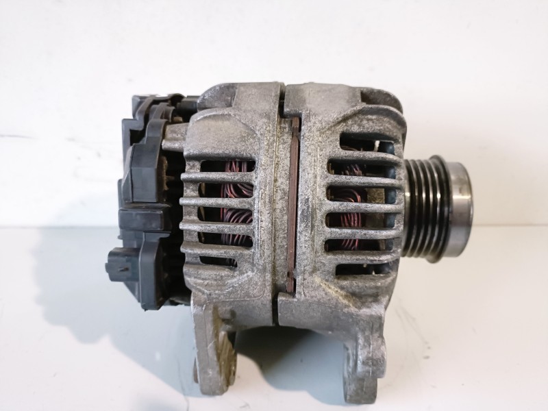 Recambio de alternador para volkswagen passat berlina (3b2) afn referencia OEM IAM 028903028E/0124515010  