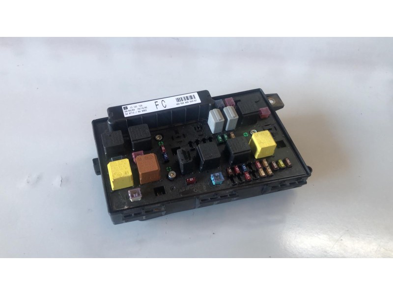 Recambio de caja reles / fusibles para opel astra h berlina z16xep referencia OEM IAM 13191126/5DK00866807  