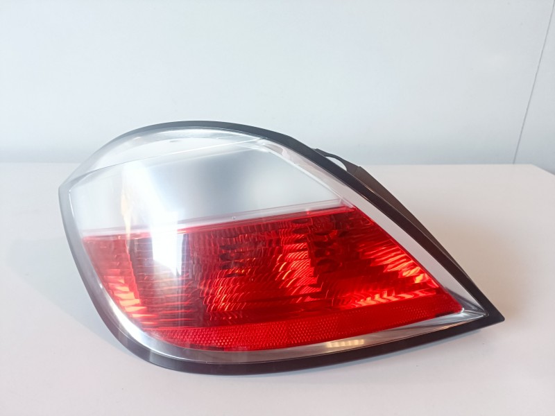 Recambio de piloto trasero izquierdo para opel astra h berlina z16xep referencia OEM IAM 00865301  