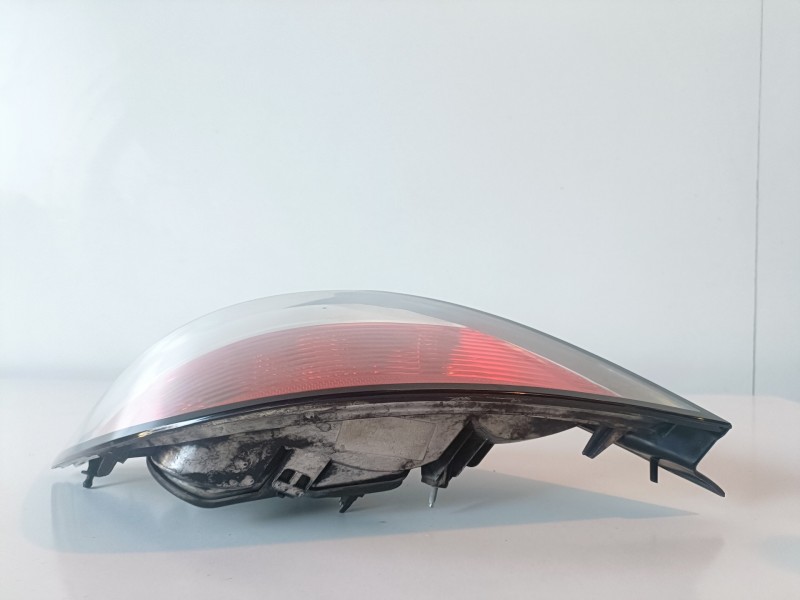 Recambio de piloto trasero izquierdo para opel astra h berlina z16xep referencia OEM IAM 00865301  