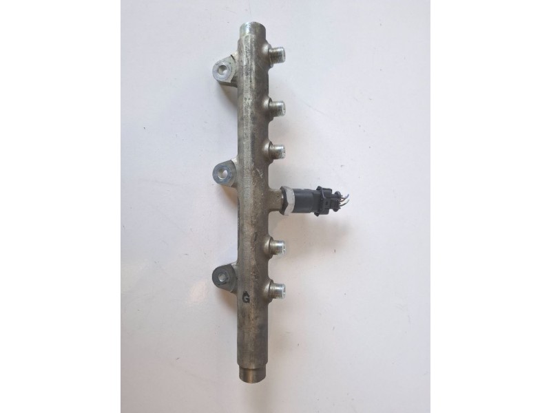 Recambio de rampa inyectora para fiat ii punto (188) berlina 188a7000 referencia OEM IAM 0445214016  