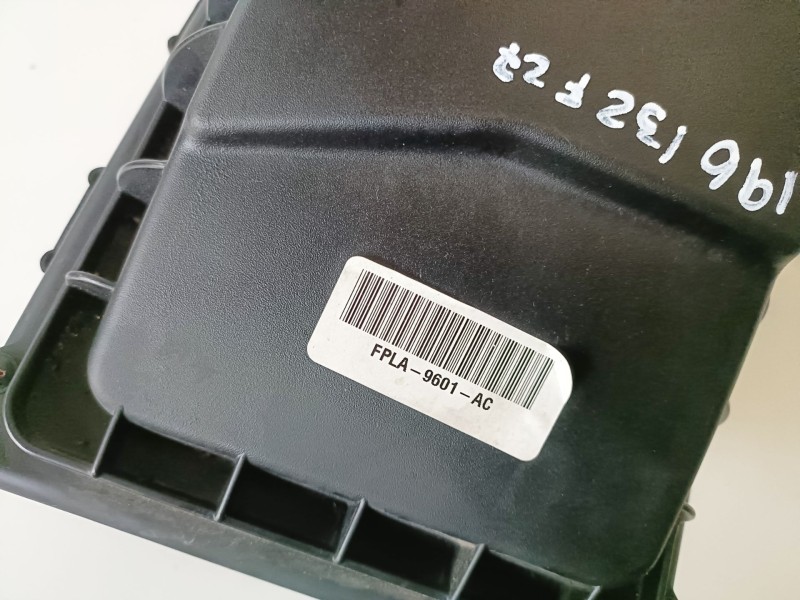 Recambio de caja filtro aire para land rover discovery 5 204dta referencia OEM IAM GPLA9H736AA  