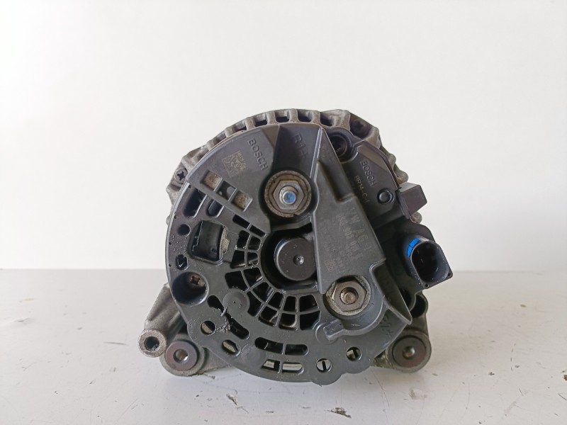Recambio de alternador para audi a4 avant (8k5) caga referencia OEM IAM 03G903016E  
