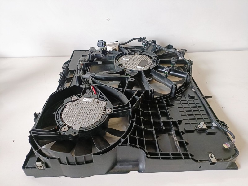 Recambio de electroventilador para land rover discovery 5 204dta referencia OEM IAM 500142004/500142604  