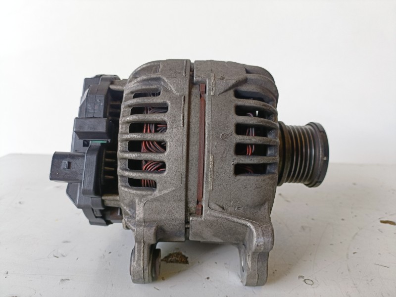 Recambio de alternador para audi a4 avant (8k5) caga referencia OEM IAM 03G903016E  