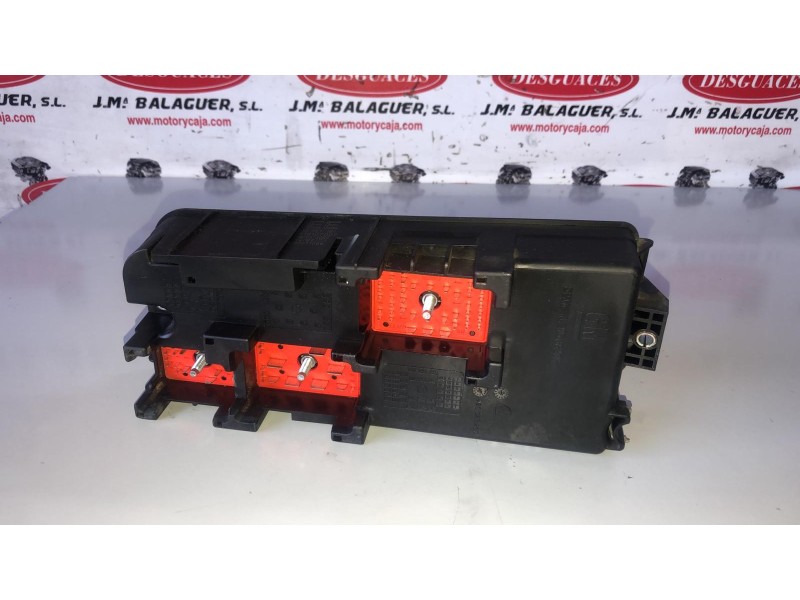 Recambio de caja reles / fusibles para opel vectra c berlina z19dth referencia OEM IAM 13187191/519107007  