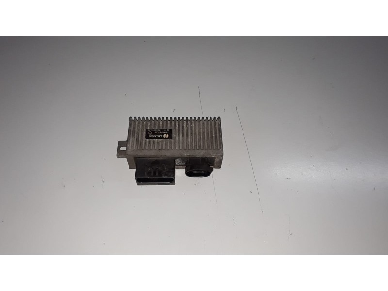 Recambio de caja precalentamiento para renault master combi f9q770 referencia OEM IAM 7700111525  