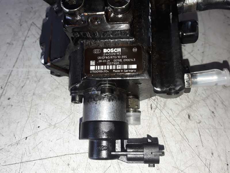 Recambio de bomba inyeccion para opel insignia berlina a20dth referencia OEM IAM 0445010193/55571005  