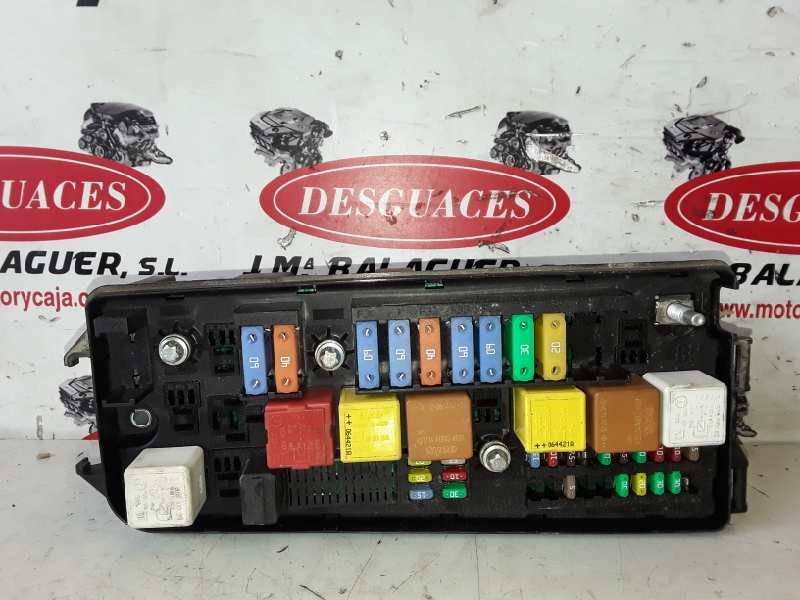 Recambio de caja reles / fusibles para opel vectra c berlina z19dt referencia OEM IAM 13240247/519181101  