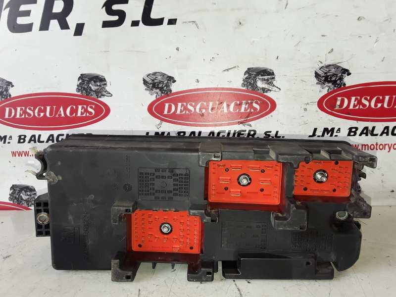 Recambio de caja reles / fusibles para opel vectra c berlina z19dt referencia OEM IAM 13240247/519181101  