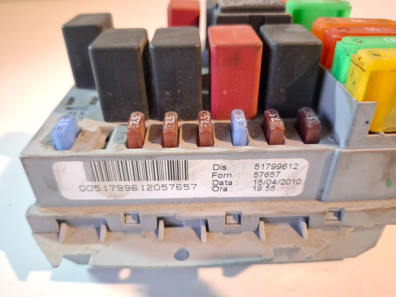 Recambio de caja reles / fusibles para lancia musa (184) 350a1000 referencia OEM IAM 51799612  