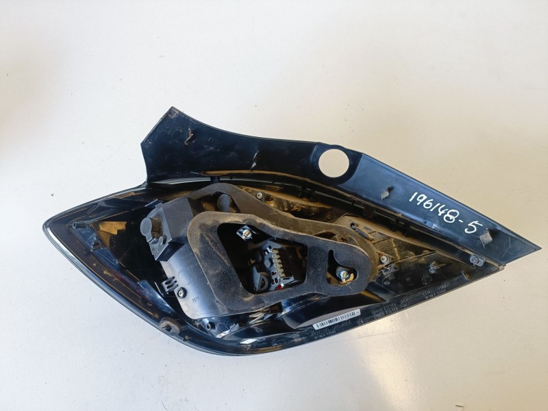 Recambio de piloto trasero derecho para opel astra h berlina z17dth referencia OEM IAM 495056087  