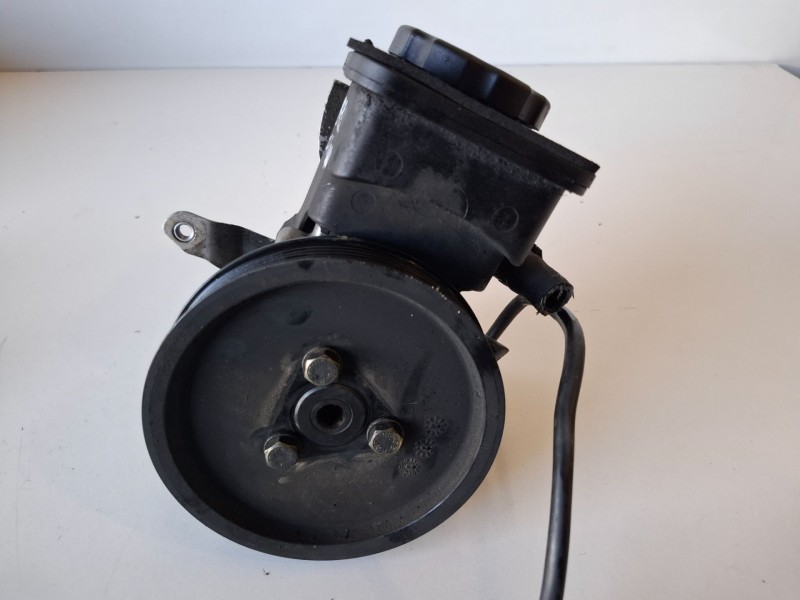 Recambio de bomba direccion para bmw serie 3 coupe (e46) 204d4 referencia OEM IAM 6756575  