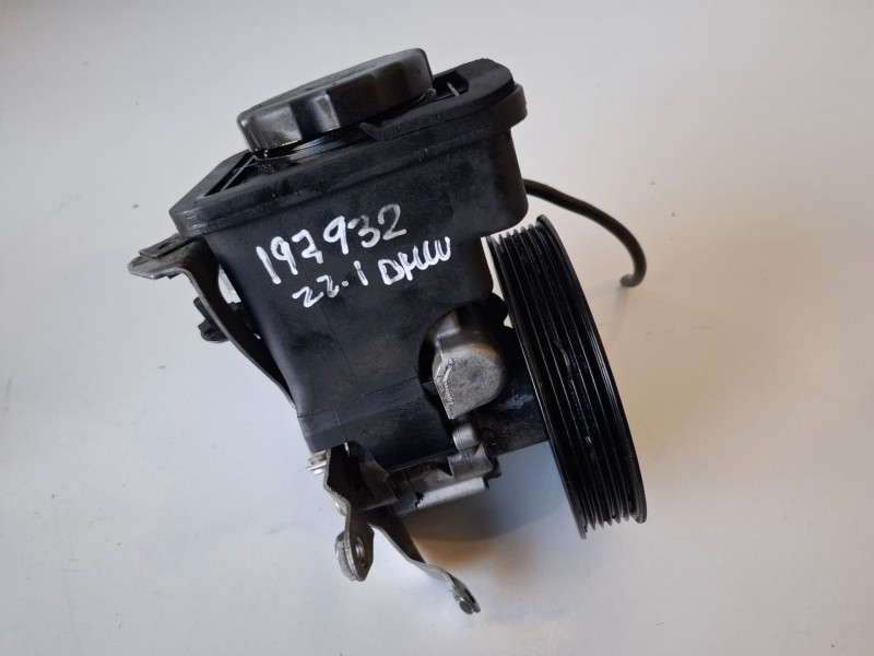 Recambio de bomba direccion para bmw serie 3 coupe (e46) 204d4 referencia OEM IAM 6756575  