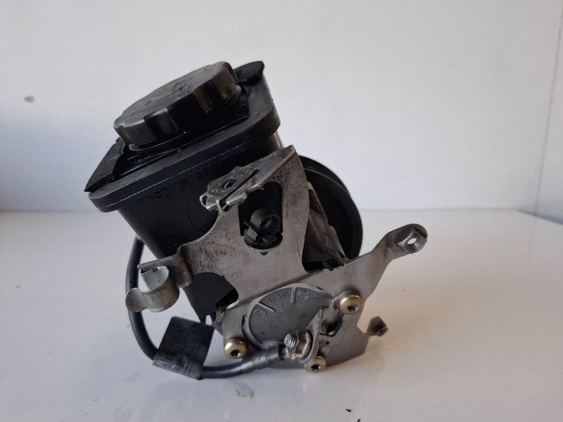 Recambio de bomba direccion para bmw serie 3 coupe (e46) 204d4 referencia OEM IAM 6756575  