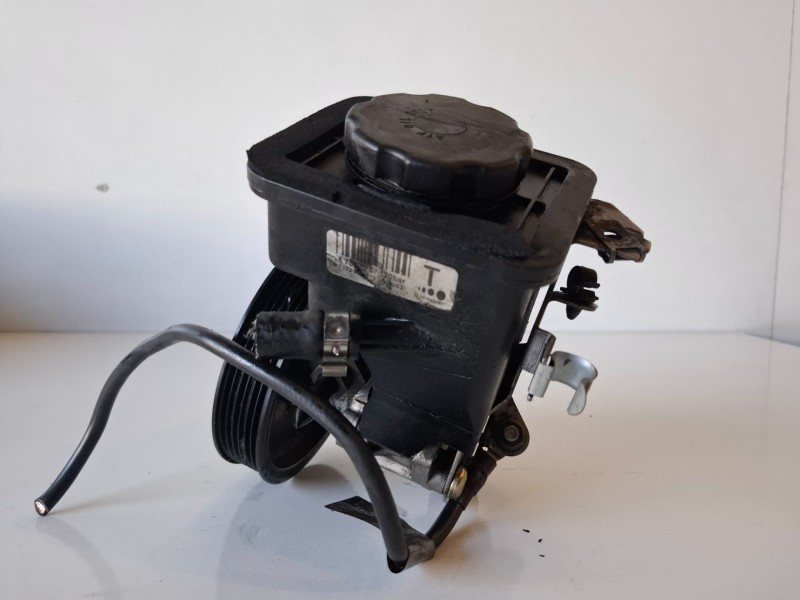 Recambio de bomba direccion para bmw serie 3 coupe (e46) 204d4 referencia OEM IAM 6756575  