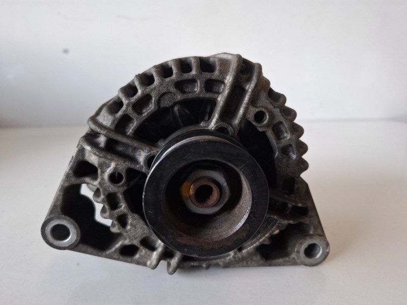 Recambio de alternador para opel astra h caravan z14xep referencia OEM IAM 0124325171  