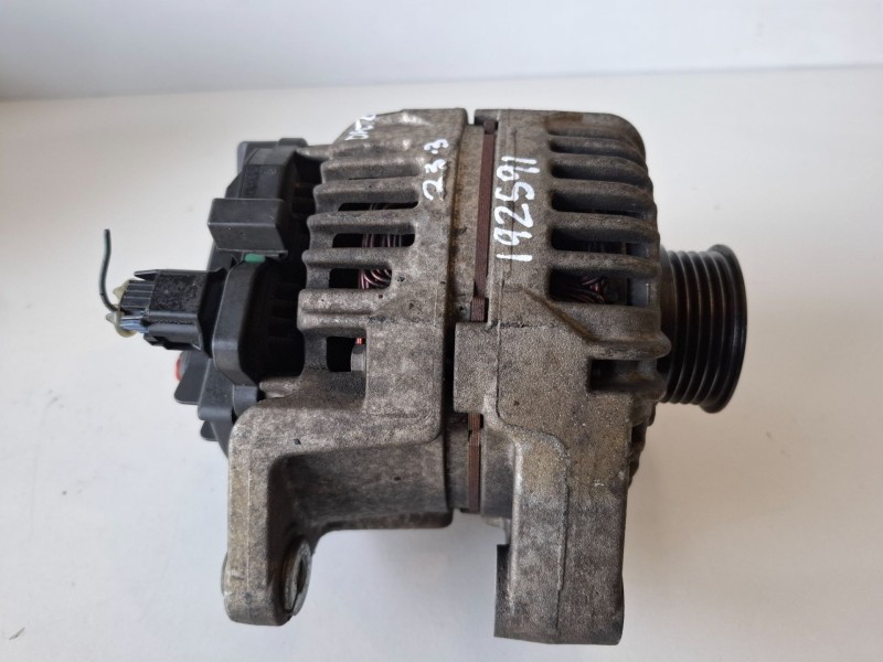 Recambio de alternador para opel astra h caravan z14xep referencia OEM IAM 0124325171  