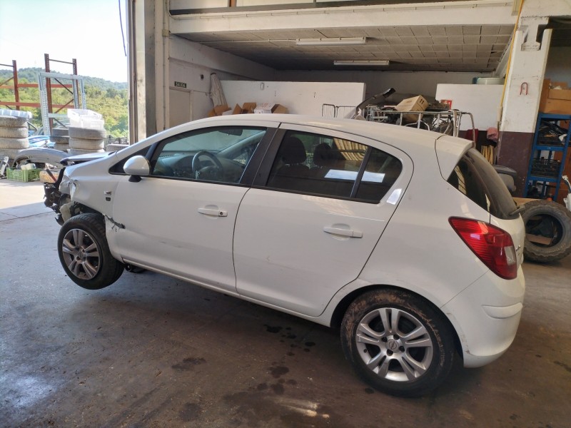 opel corsa d del año 2010