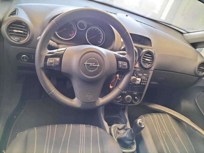 opel corsa d del año 2010