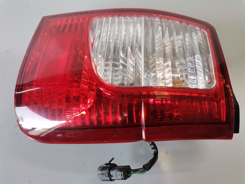 Recambio de piloto trasero derecho para kia joice g4cp referencia OEM IAM   