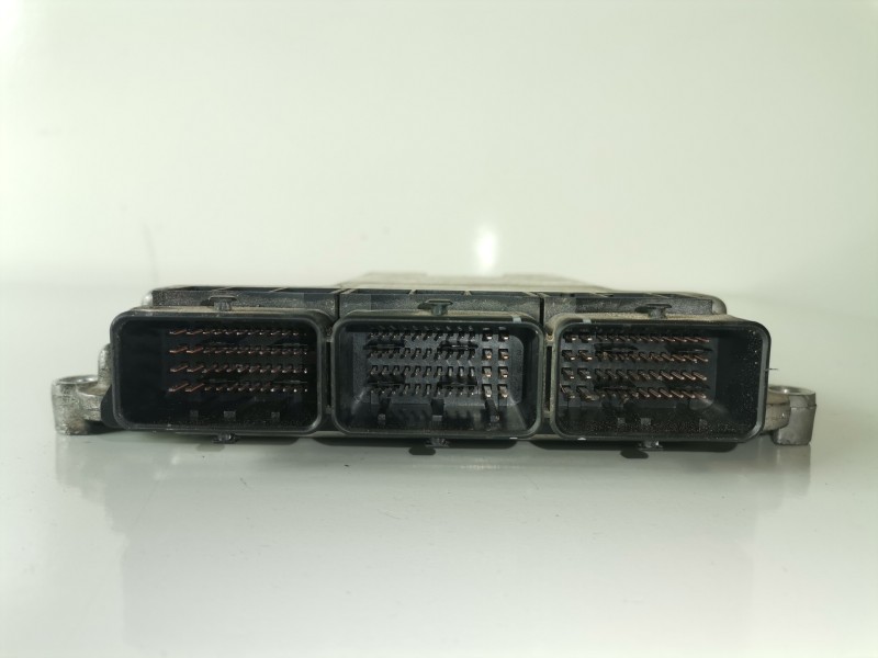 Recambio de centralita motor uce para citroen c8 4hs referencia OEM IAM 0281015199/  