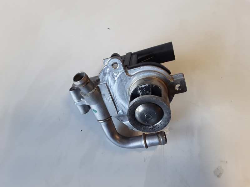 Recambio de valvula egr para dacia logan 1 referencia OEM IAM 8200846454E/H8200836385  