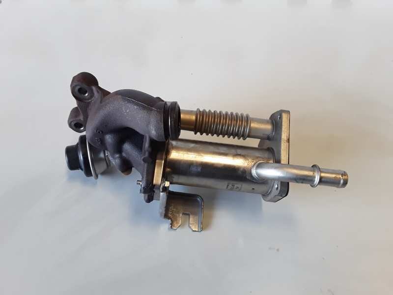 Recambio de enfriador egr para dacia logan 1 referencia OEM IAM 147355713R  