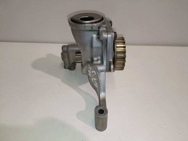 Recambio de bomba aceite para ford focus sportbreak (cew) m1da referencia OEM IAM CM5G6600DC  