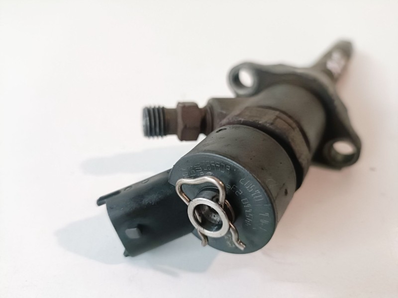 Recambio de inyector para ford c-max (cb3)(2007) hhda referencia OEM IAM 0445110239  