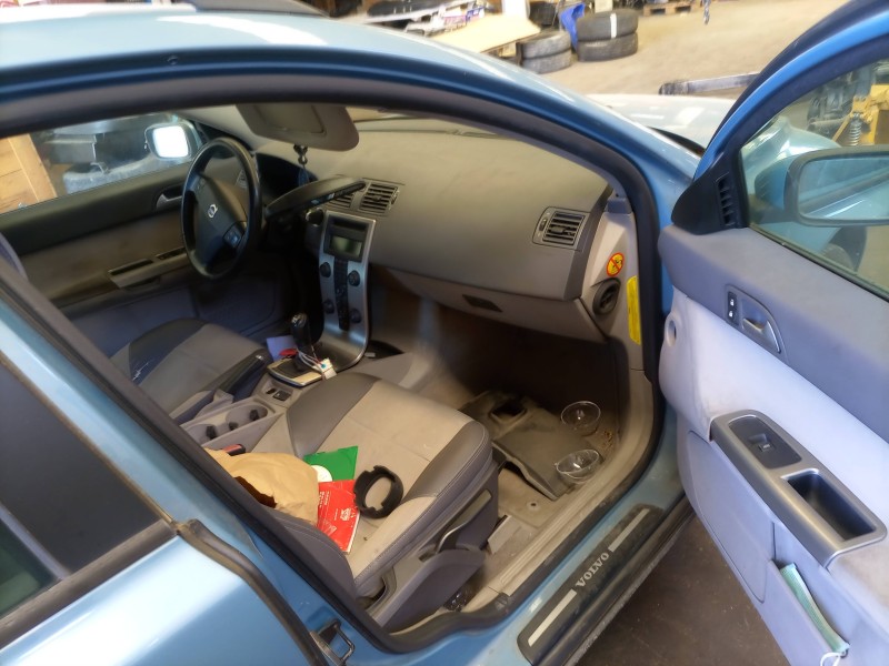 volvo v50 familiar del año 2004