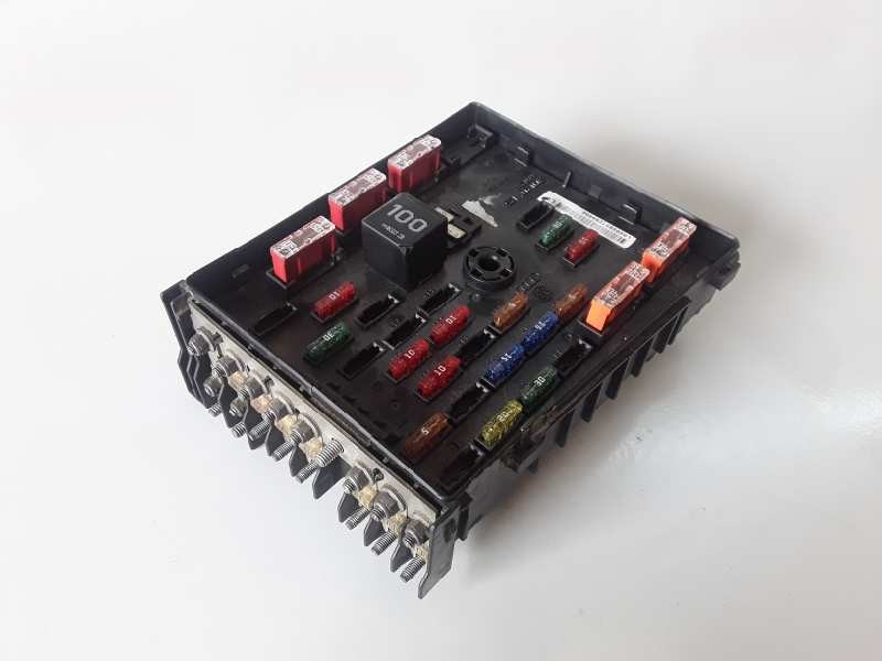 Recambio de caja reles / fusibles para volkswagen passat berlina (3c2) bkp referencia OEM IAM 3C0937125  