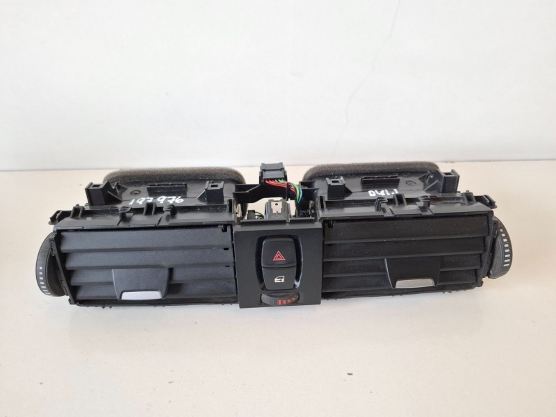 Recambio de aireador central para bmw serie 3 berlina (f30) n47d20c referencia OEM IAM 921855215  