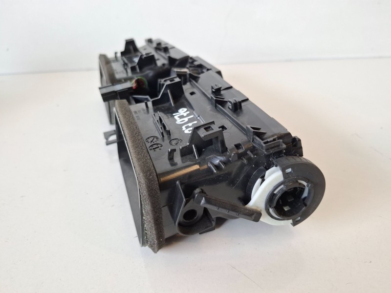 Recambio de aireador central para bmw serie 3 berlina (f30) n47d20c referencia OEM IAM 921855215  