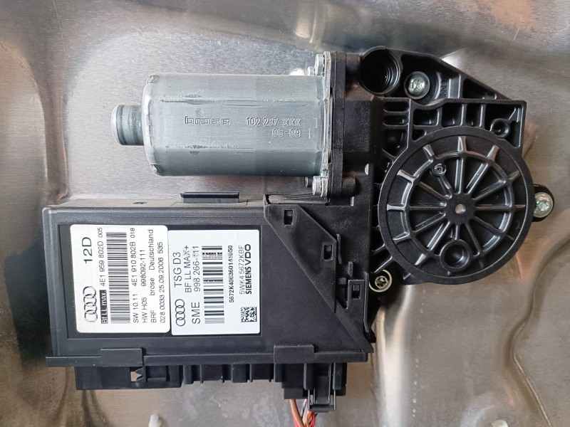 Recambio de puerta delantera derecha para audi a8 (4e) bvn referencia OEM IAM   