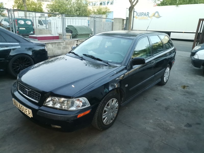 volvo v40 familiar del año 2003