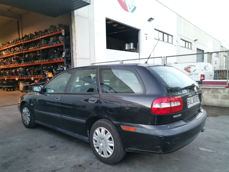 volvo v40 familiar del año 2003